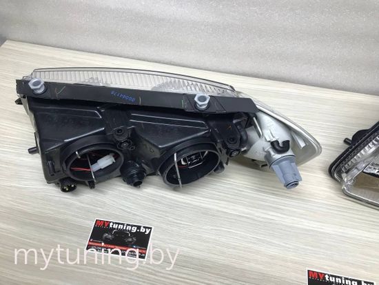 Передние фары VW Passat B5 angel eyes chrome