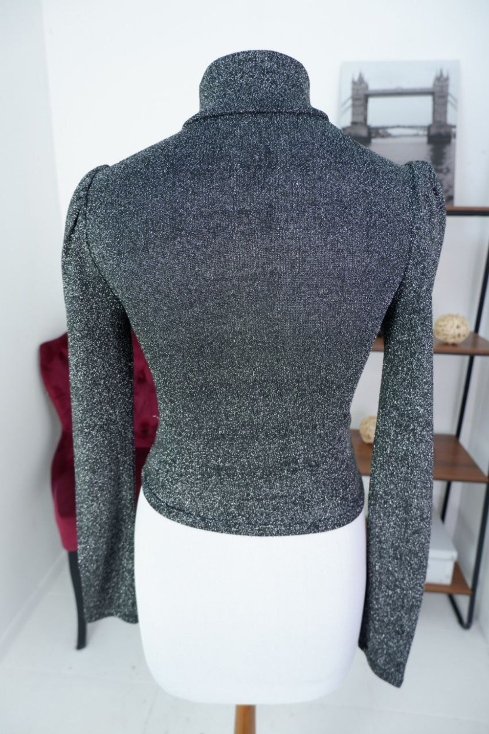 Блузка блестящая для стильного образа 42 размер