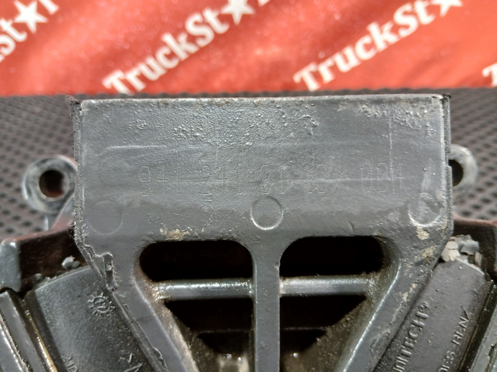 Подушка двигателя передняя