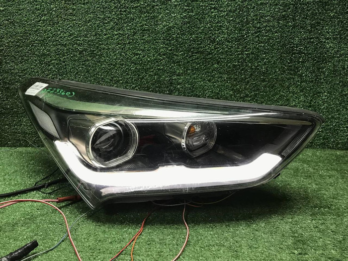 Фара правая Hyundai Grand Santa Fe 3 15-18 ксенон