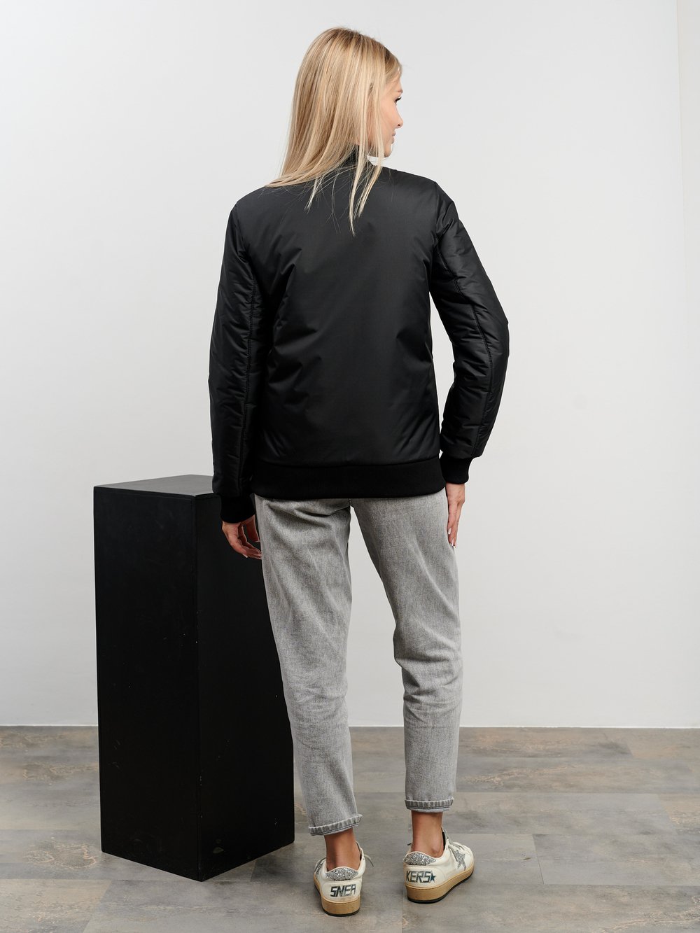 Женский бомбер-пилот черный