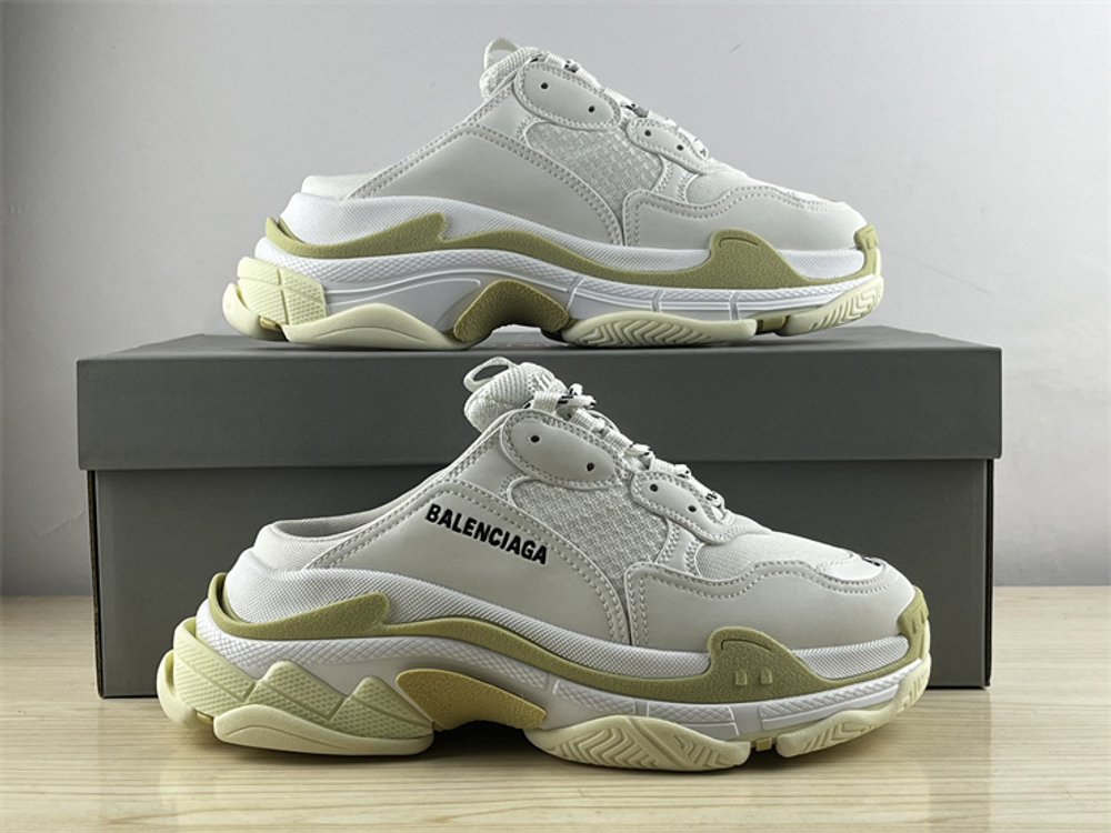 Balenciaga Triple S Mule 755687-W3SM2-9097