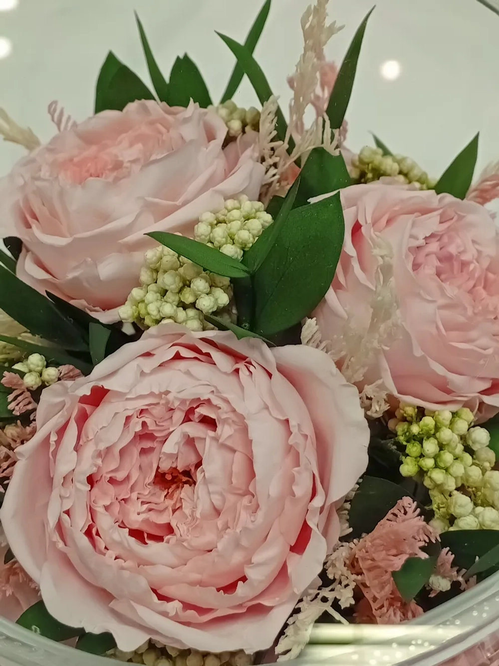 натуральные пионы в стекле, вакуум