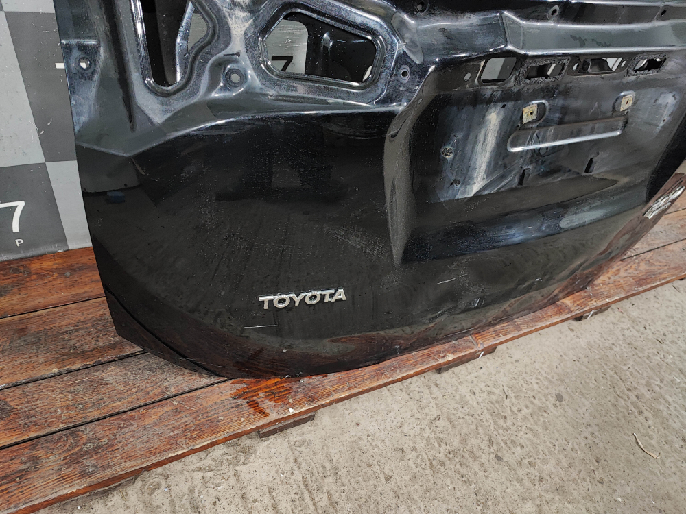 Крышка багажника Toyota RAV4 IV (XA40) 12-15 Б/У Оригинал 6700542460
