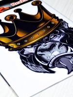 Наклейка - Обезьяна в короне