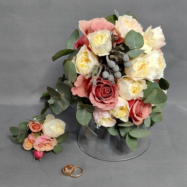 Букет невесты и бутоньерка