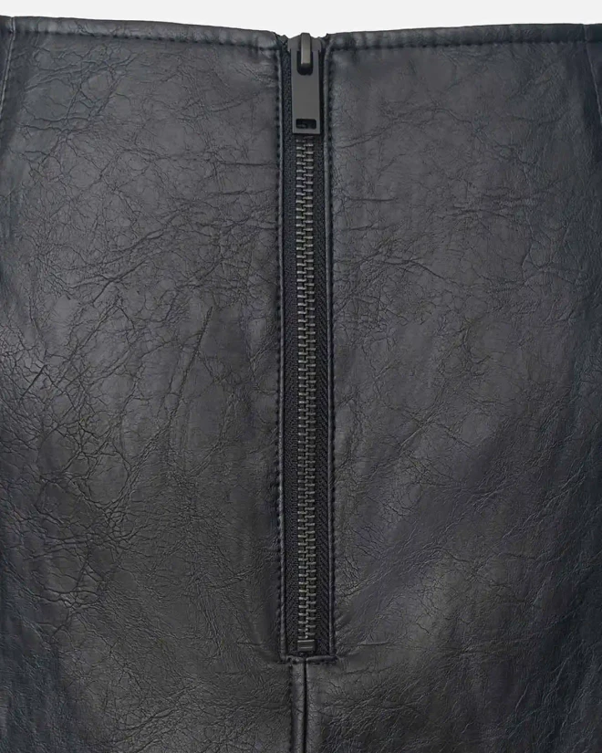 Утепленная юбка миди из экокожи