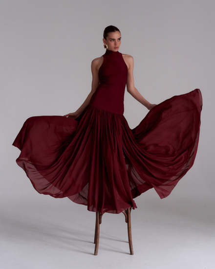 Платье с горлом, бордовое