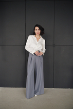 Блуза из обнимающего шелка в жемчужном