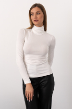 23162 Водолазка женская (молочный)