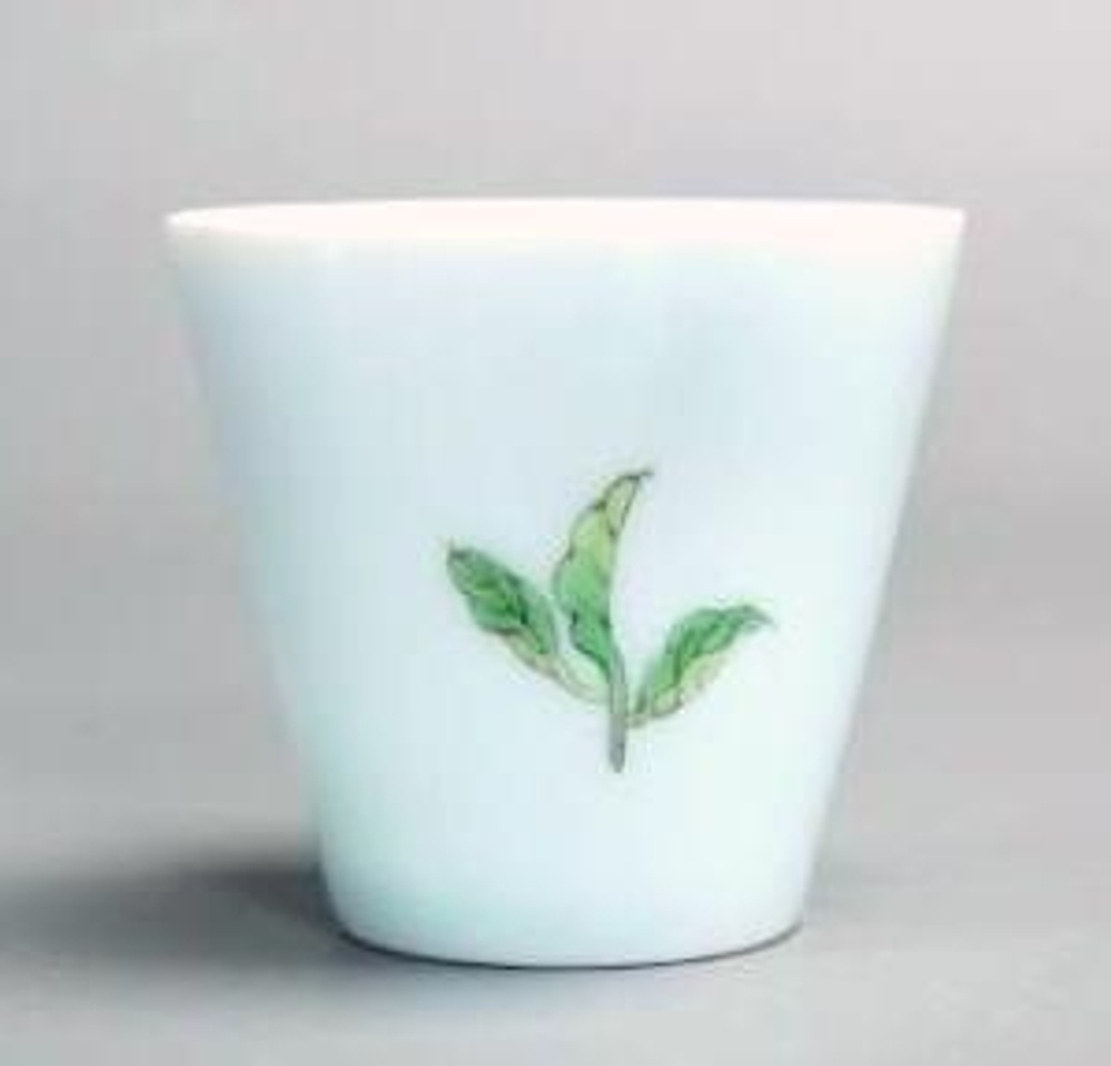 266063.3 Пиала  "Чайный лист" в подар.коробке 70мл, фарфор