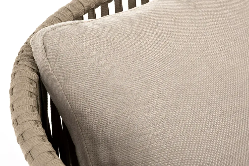 "Мальорка" кресло плетеное из роупа, основание дуб, роуп серо-коричневый 23мм, ткань бежевая 052