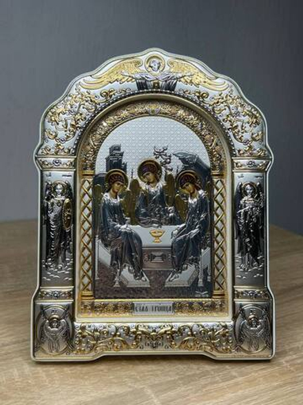 Св. Троица, икона арочная с рамкой под стеклом, белое дерево 167х228