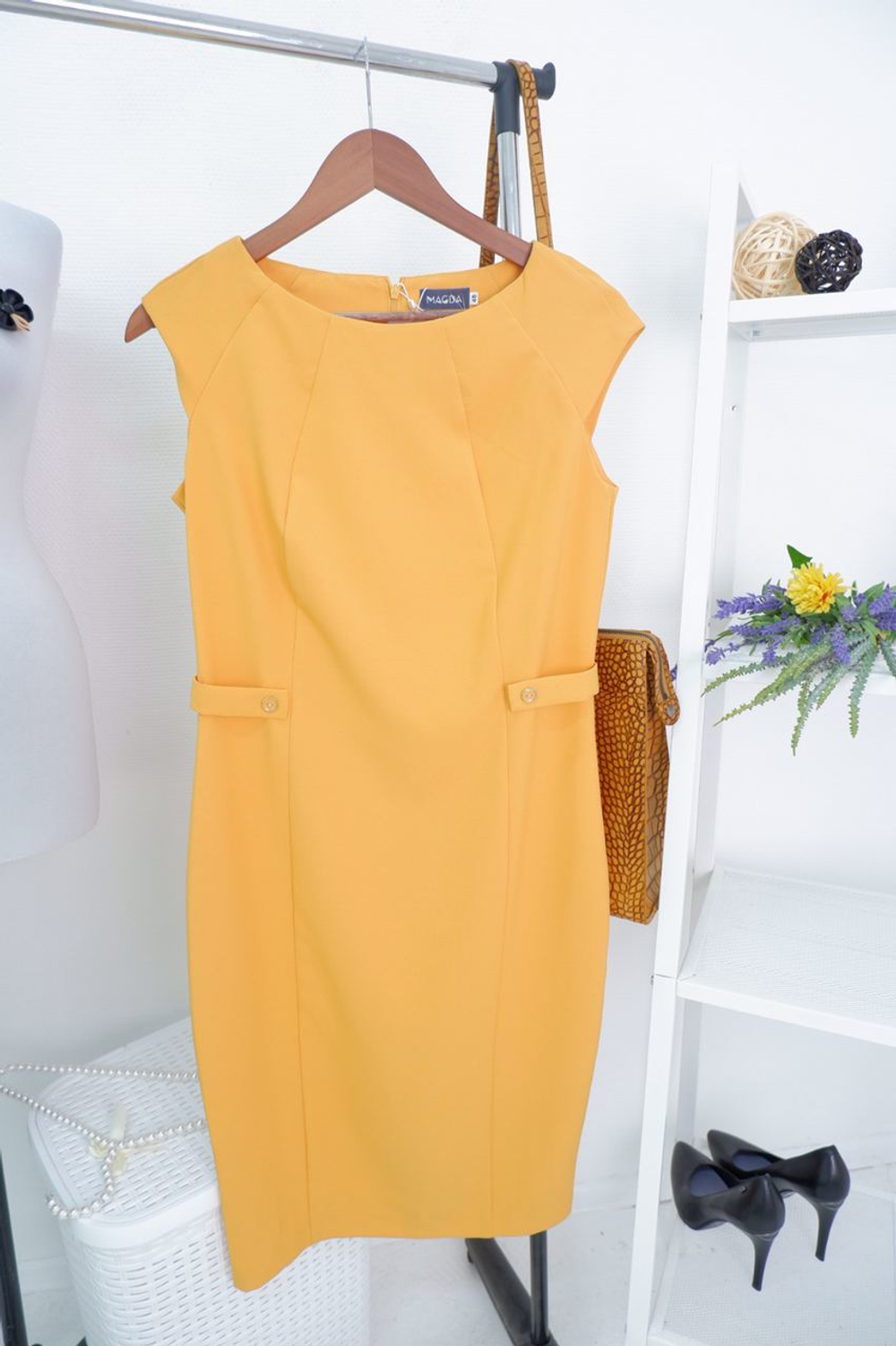 Платье MAGDA строгое 42 размер, новое