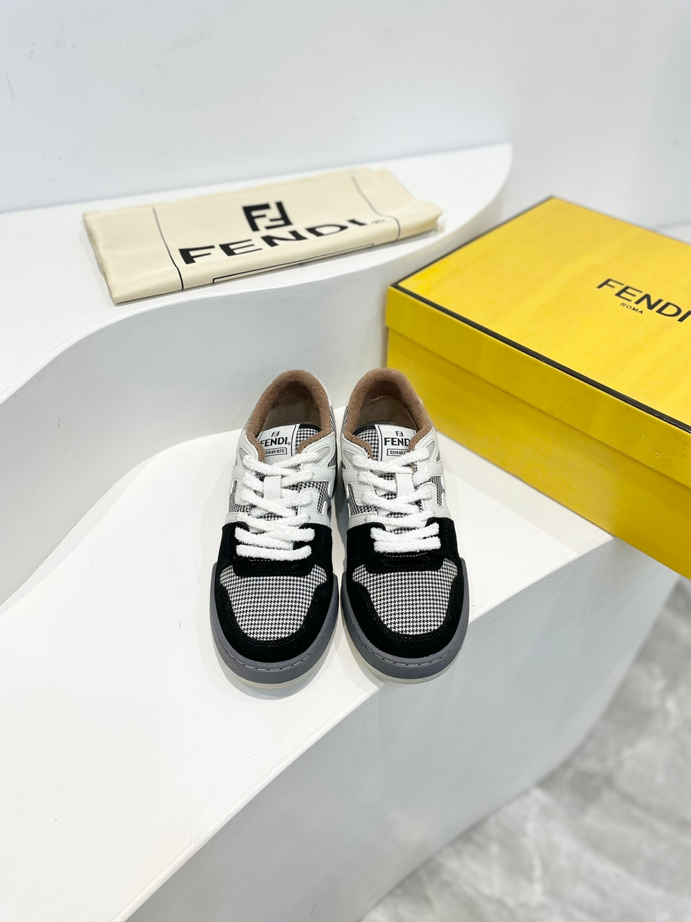 Fendi Sneakers