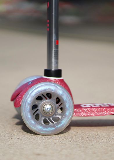 Cамокат Mini Micro Deluxe Блестящий LED розовый