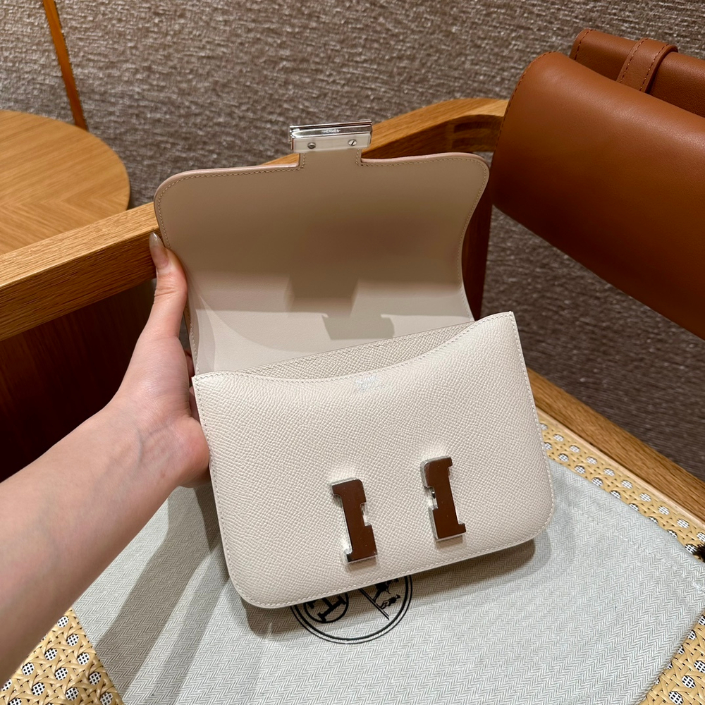 Hermes Constance 18