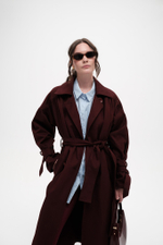 Бордовый тренч