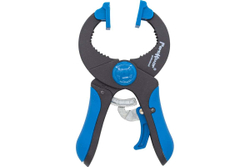 Клещеобразная струбцина РемоКолор пластиковый корпус, рычажный храповой механизм, 6"/150 44-2-015