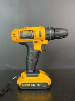 DeWalt Шуруповерт, 24 В, 24 Нм, 2 АКБ