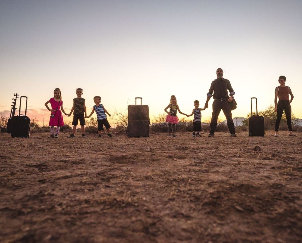 Чемодан Tenba Roadie Roller 24 638-714 на колесах