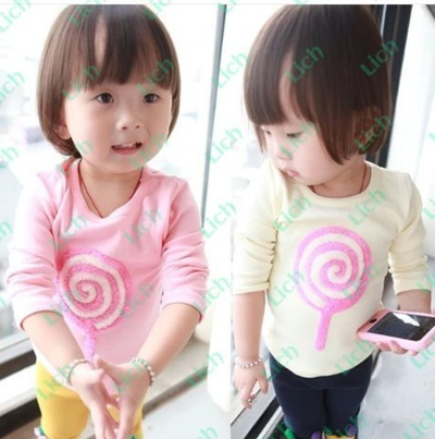 Кофта с пушистой аппликацией леденца на палочке