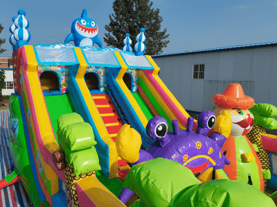 Коммерческий надувной батут с горкой «В гостях у моря» 10*5*5 м.