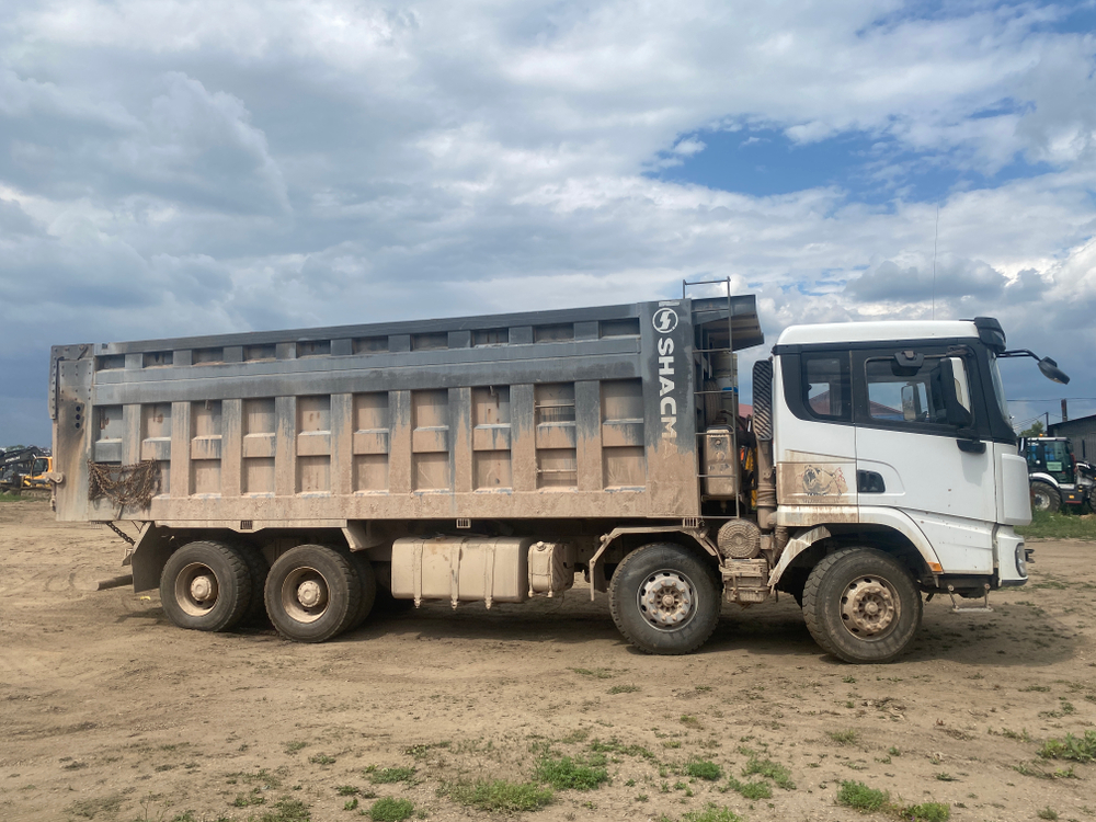 Shacman (Shaanxi) SX* 8x4 Самосвал SX32586T384 (Дизельный, 11,6 л, 423 л.с., МТ)