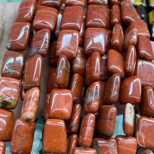 Яшма красная 18х13 мм, бусины прямоугольные