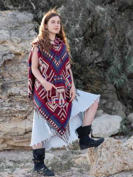 Пончо женское шерстяное с орнаментом