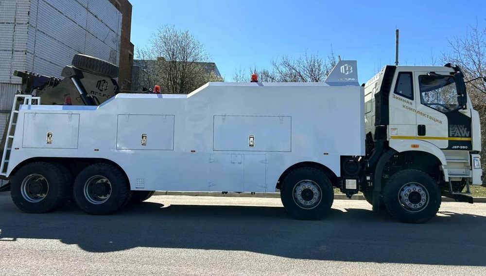 FAW CA3310 тяжелый эвакуатор 8x4