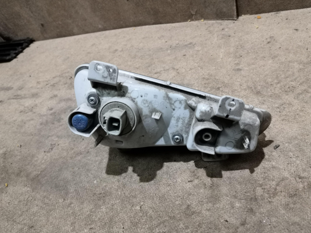Указатель поворота правый Toyota Camry (XV55) 17-18 Б/У  8151133120