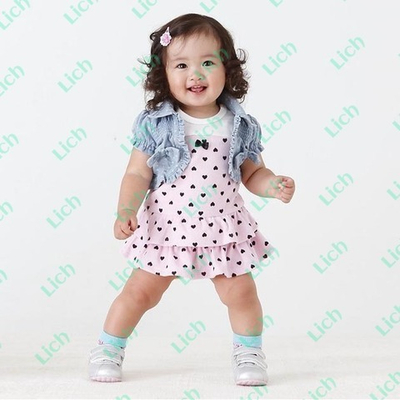 Комплект из платья с принтом сердечек и болеро с отделкой бантами