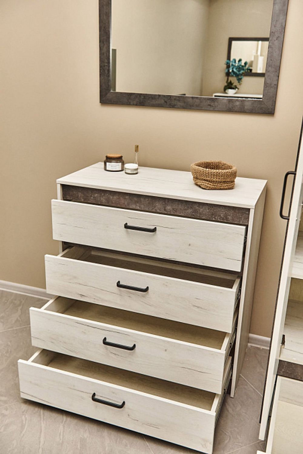 Прага Комод