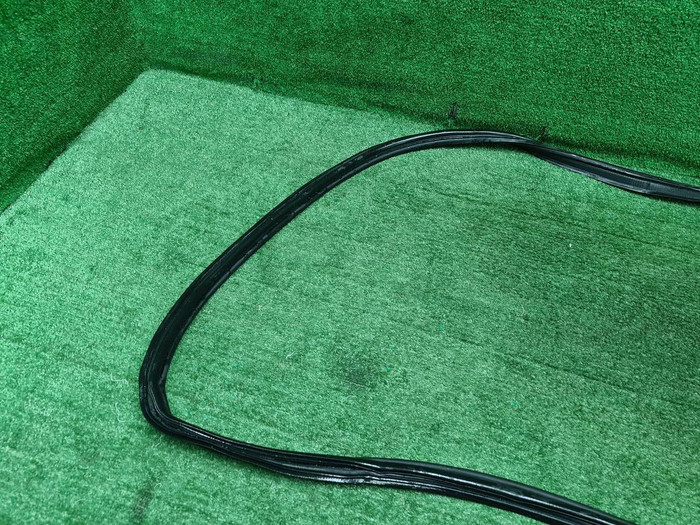 Уплотнитель двери передний Jetour Dashing (22-нв)