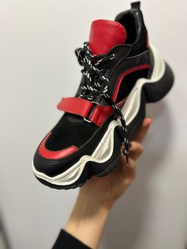 Кроссовки женские