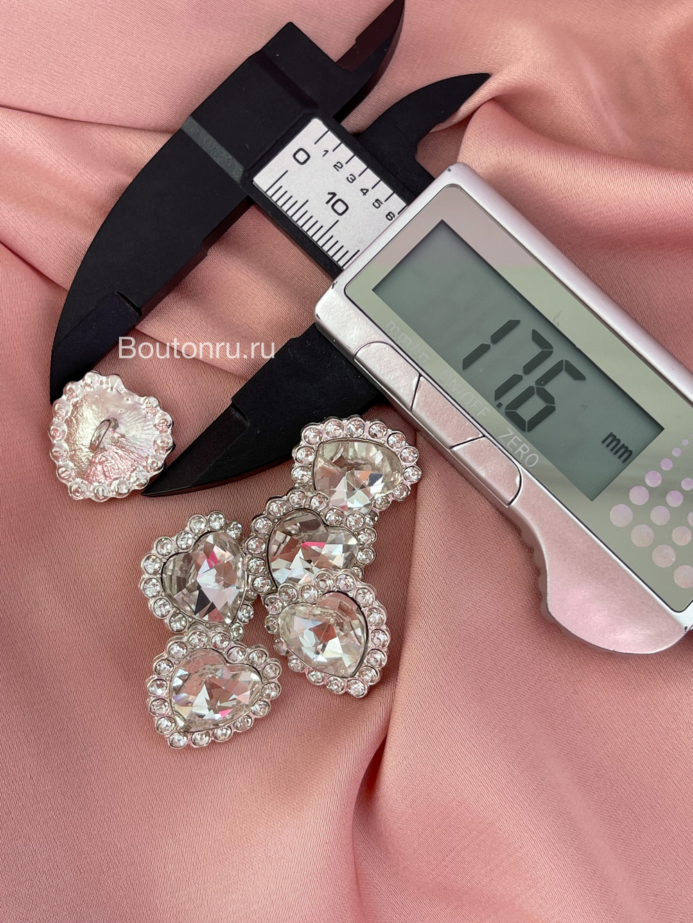 Пуговицы сердце стразы с крупным камнем