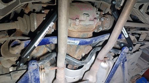 Распорки заднего подрамника боковые Infiniti G 4 (IV-ого поколения) (ПОД ЗАКАЗ)