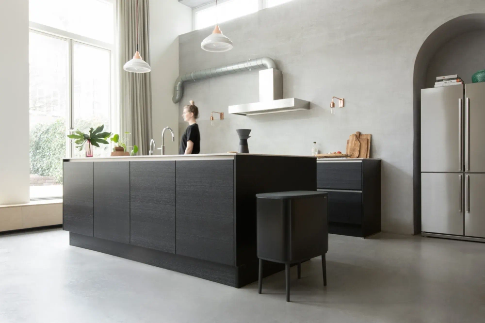 Brabantia Контейнер для мусора Bo Touch 11 л + 23 л черный