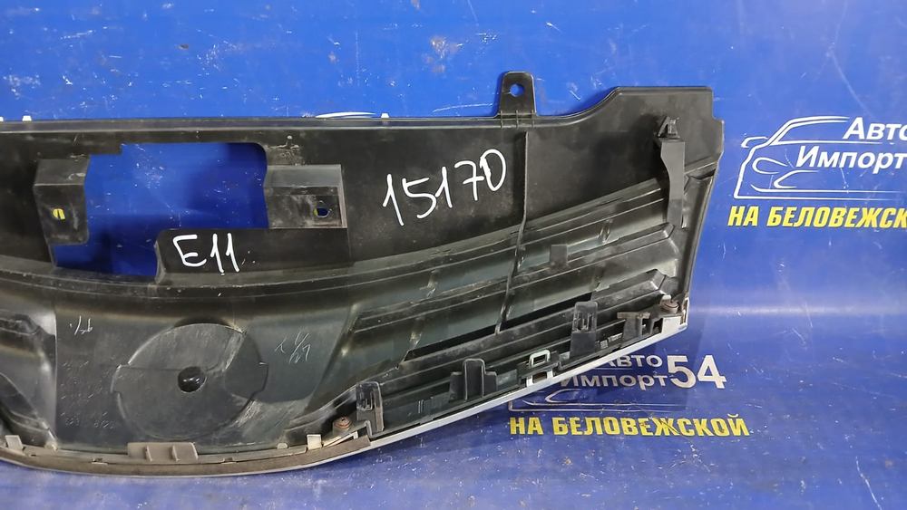 Решетка радиатора NISSAN NOTE 2008-2012