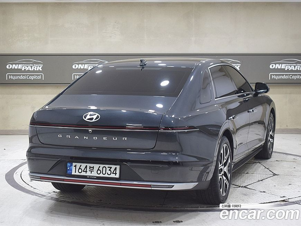 Hyundai Grandeur (Azera) (GN7) 2.5 Бензин 2WD (01.2023)