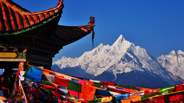 Хребет Мейли: священные горы, которые человек не смеет покорить