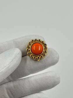 Накладка на пуговицу с оранжевой вставкой