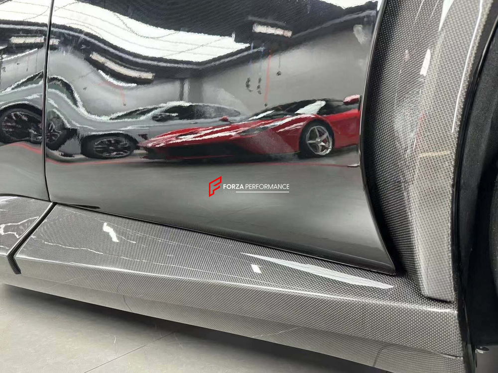 Карбоновые боковые юбки для Ferrari Purosangue 2023+ Феррари Пуросанг