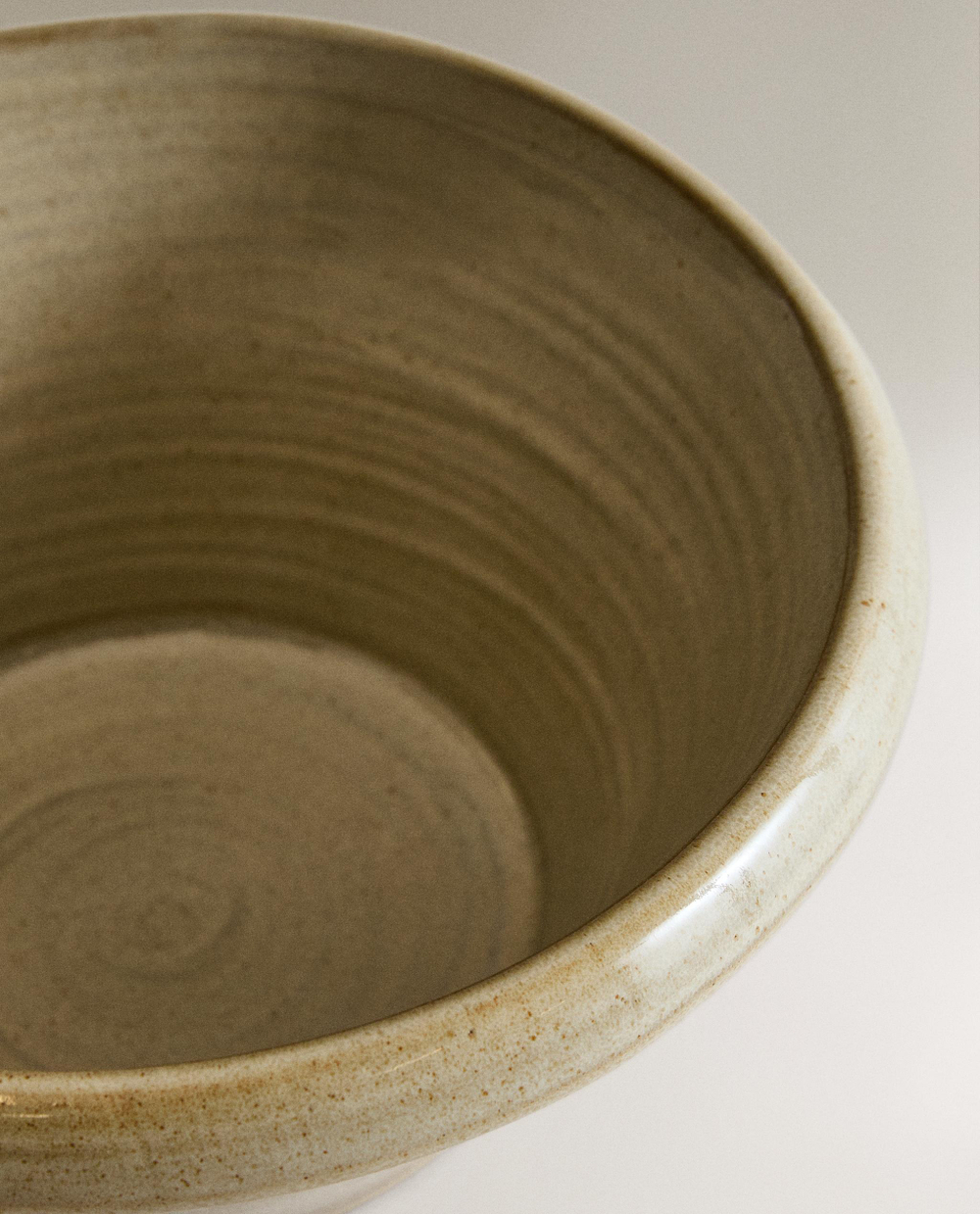 Zara Home блюдо сервировочное из фаянса, цвет кремовый, 27.5 см