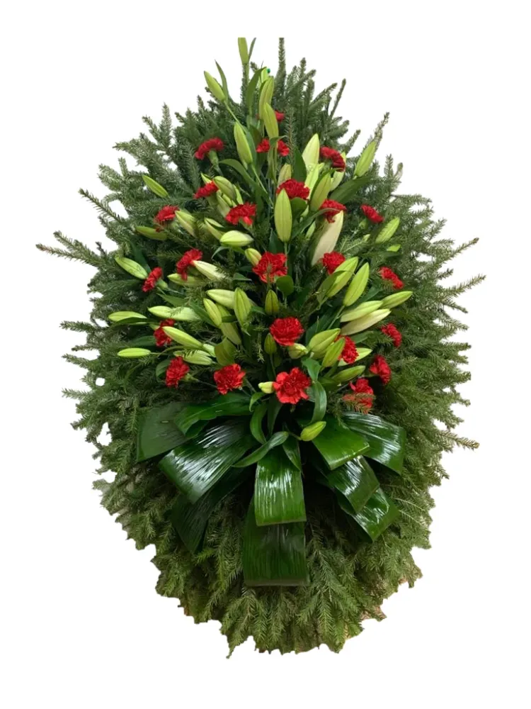 Траурный венок из живых белых лилий, красных гвоздик и натуральной хвои, размер 160 см