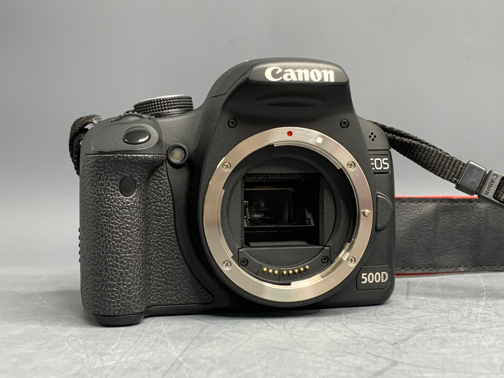 Canon EOS 500D Kit EF-S 18-55mm 16.565 Кадров