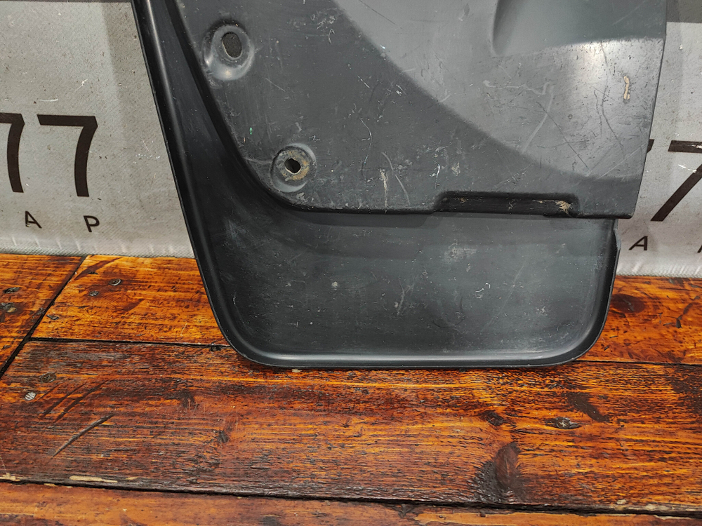 Брызговик передний правый Toyota Land Cruiser Prado 150 09-нв Б/У Оригинал 7662160180