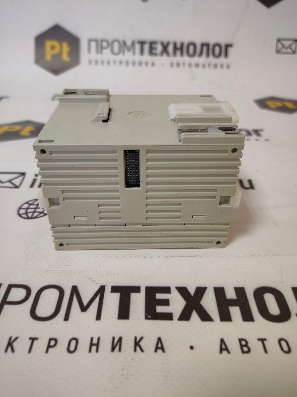 Delta DVP28SV11T2 с хранения