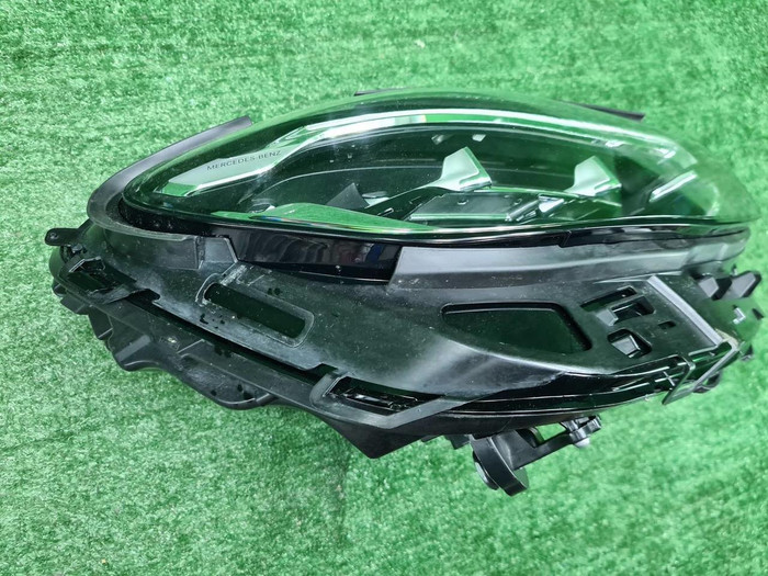 Фара правая Mercedes E W213 (2020-2023) LED